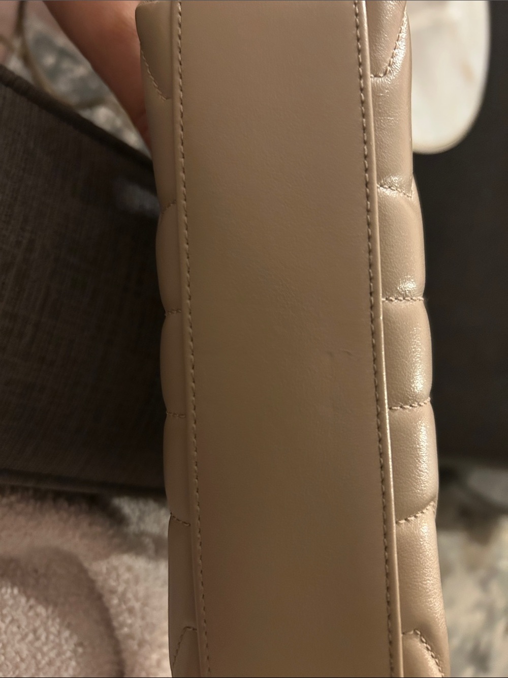 Yves Saint Laurent Beige Quilted Crossbody Bag - Picture 4 of 9